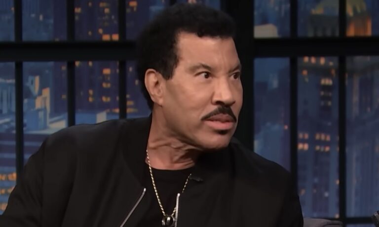 Lionel Richie Rushed to ICU After Onstage Scare